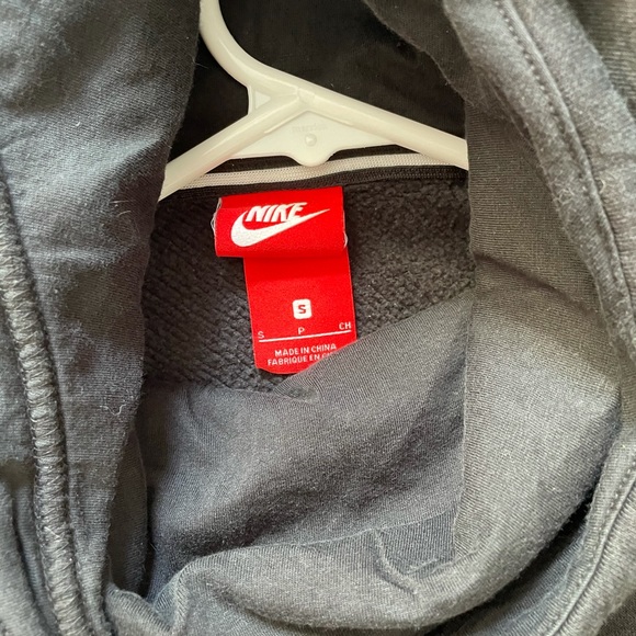 SMALL NIKE HOODIE - Picture 3 of 3